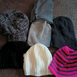 Woman's Hats Good Condition $2.00 Each Or All For $14.00 If Interested Message Me 