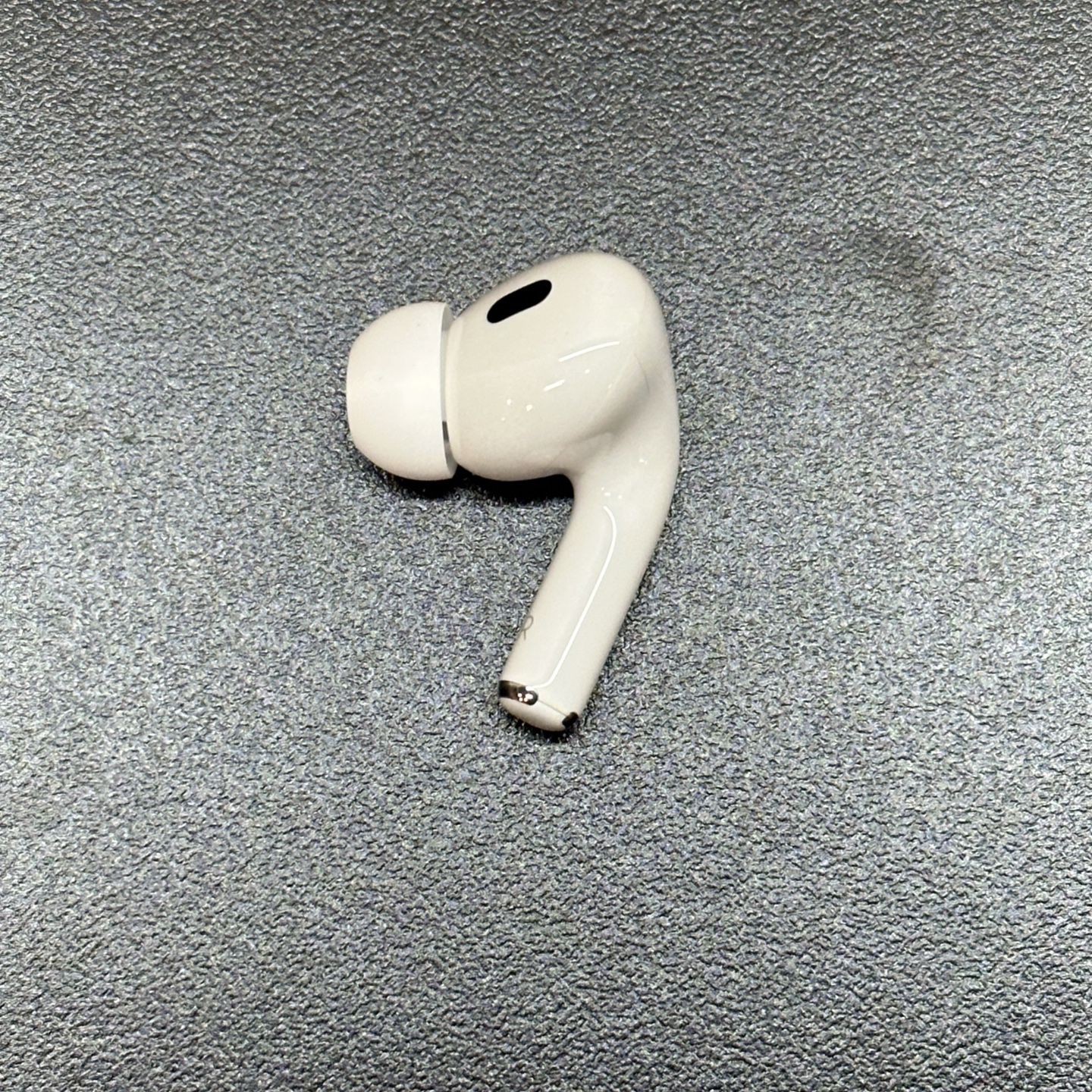 AirPods Pro 2nd Generation USB-C Right Ear Replacement 