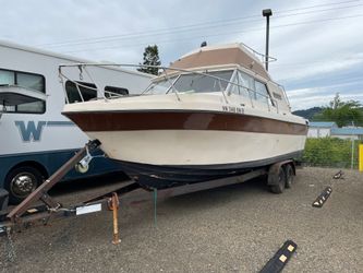 1979 Campion Toba Cruiser w/ flybridge.  26 ft.  Trailer included.