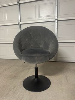 Vanity chair