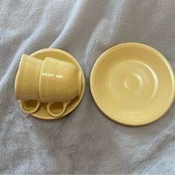 aYellow 2 cups, 3 plates bundled