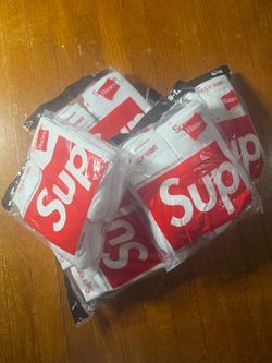 Supreme socks