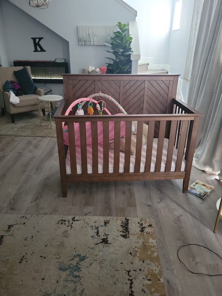 Baby crib with mattress