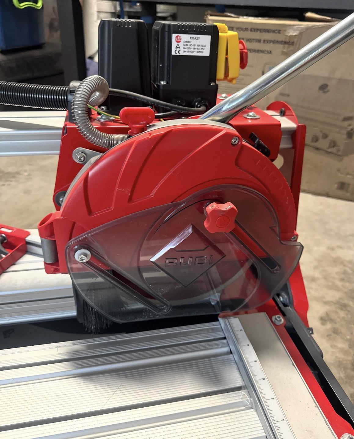 DC-250 PYTHON ELECTRIC CUTTER 850 for Sale in Mesa, AZ - OfferUp