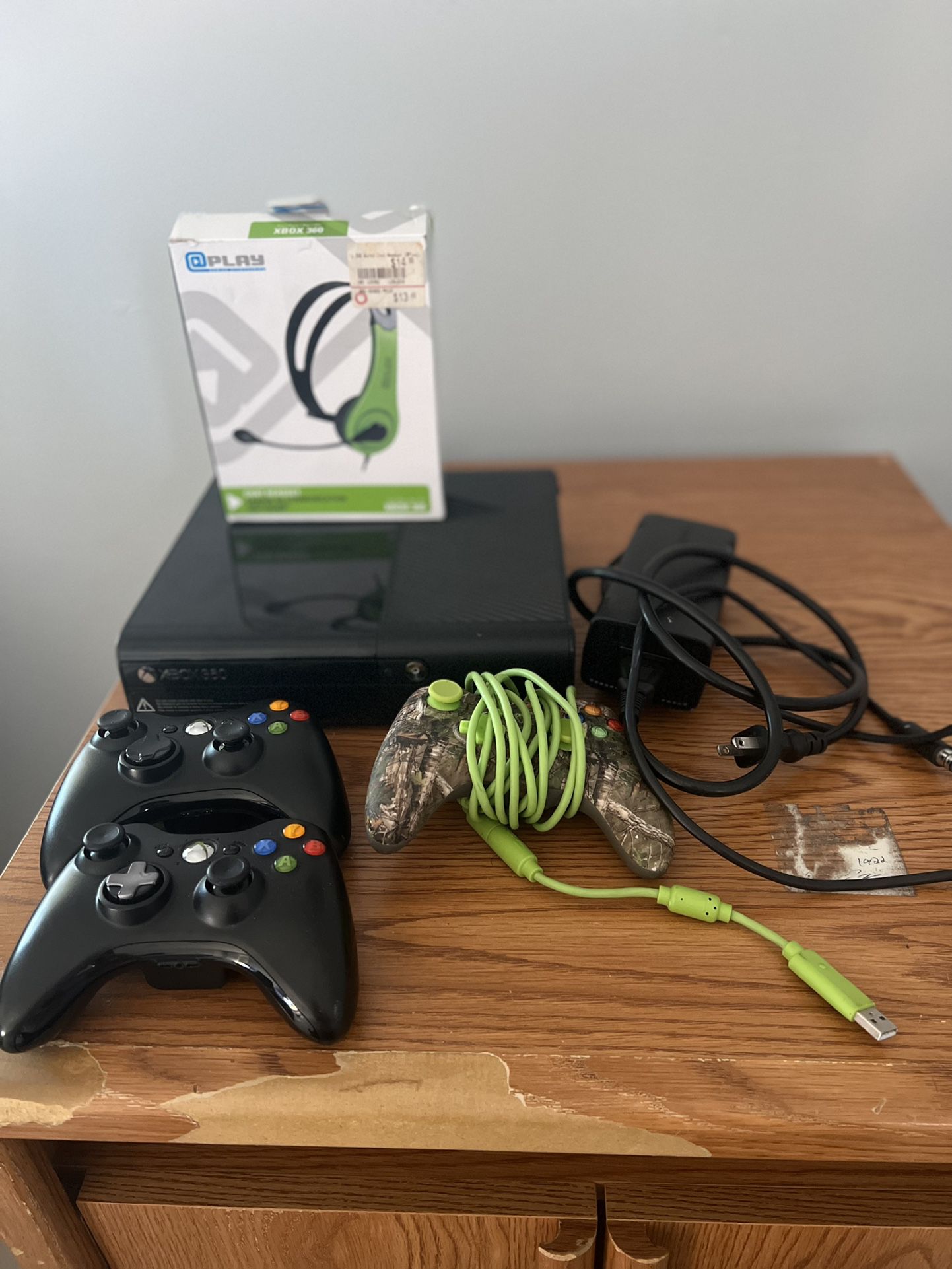 Xbox 360 With 90 Games Plus Other Tech