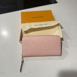 Pink Louis Vuitton Women’s Wallet