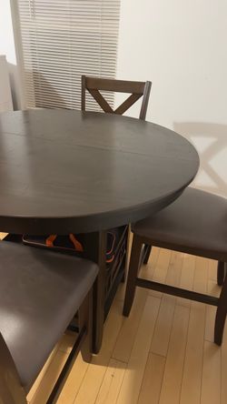 DINING ROOM TABLE FOR 6
