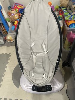 4 moms mamaroo like new