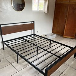 Modern Bed Frame Queen Size