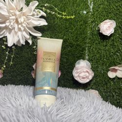 Bath & Body Works Vanilla Romance Hydrating Body Cream 8 oz Shea Butter