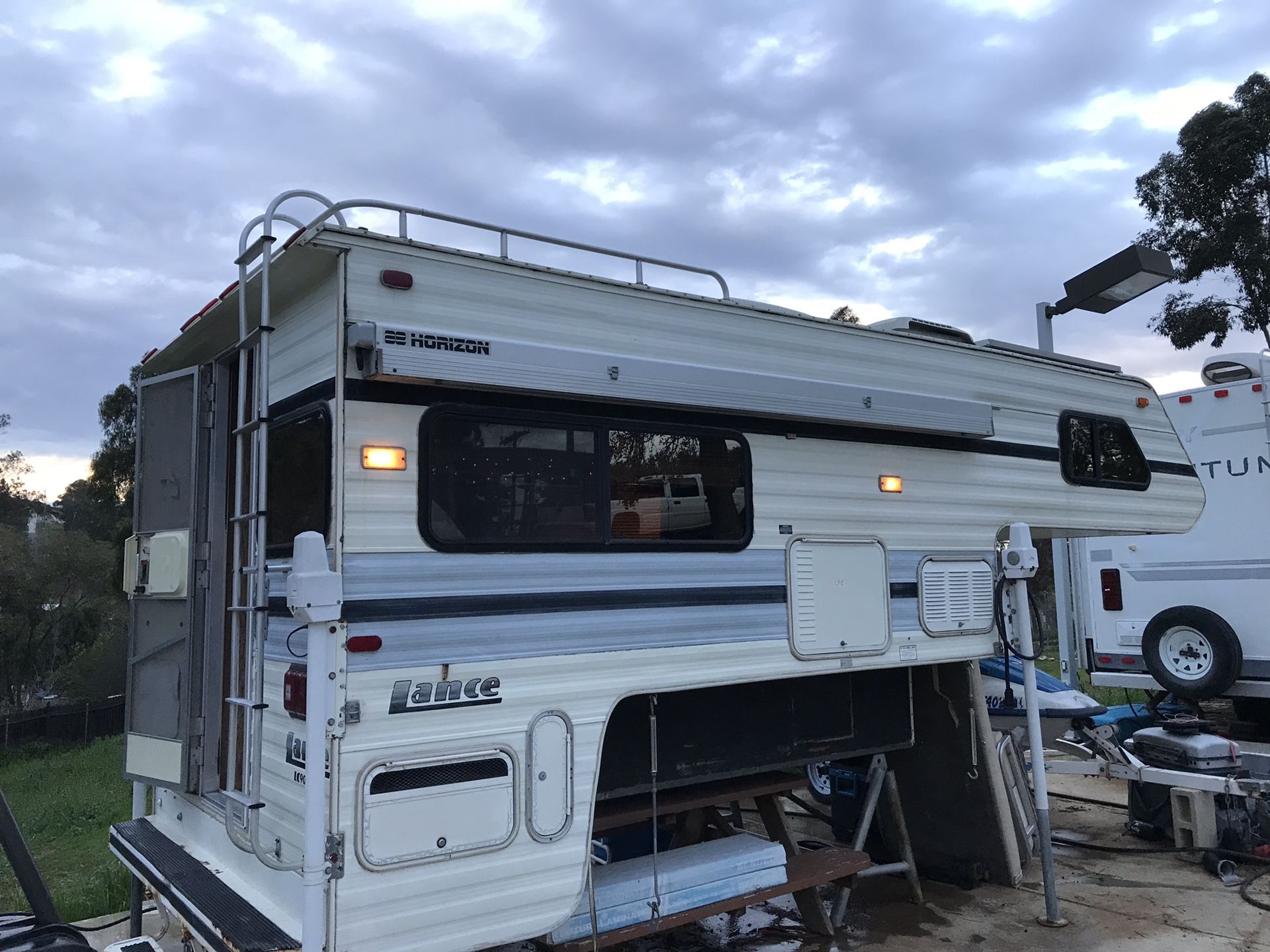Lance Cab Over Camper 11.3 LC900