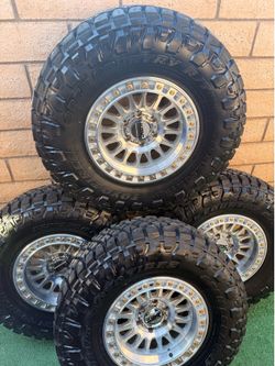 17” KMC IMS & 35” Toyo Open Country Rt Pro