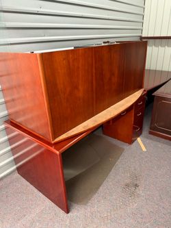 4 desks