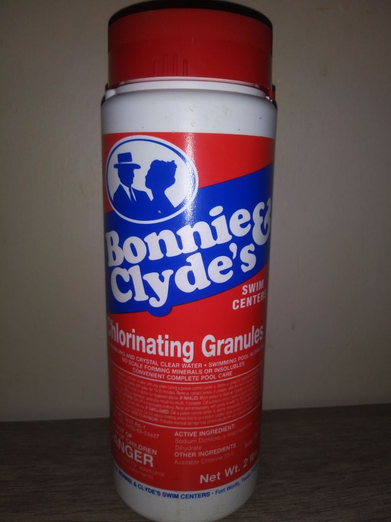 2 lb bottle Bonnie & Clyde chlorine granules