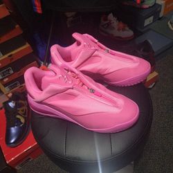 SHAI 001 AUTHENTIC  size 7 Shoes