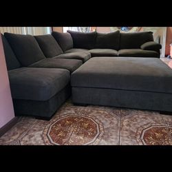 Living Room Set w/ ottoman