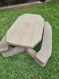 Kids play table