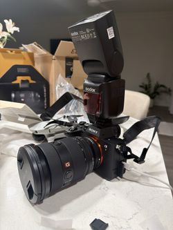 Sony A7 V + 24-70mm f/2.8 GM II | Like New | Original Boxes