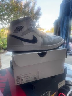 Air Jordan 1, Women’s Grey Fog/Black-White