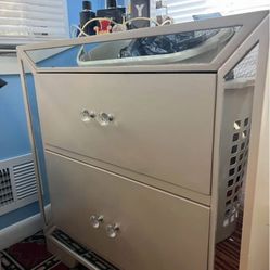 5 Piece Bedroom Furniture $400