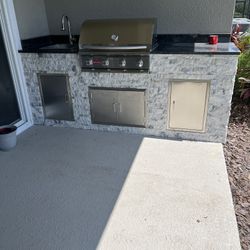 Outdoor Kitchen