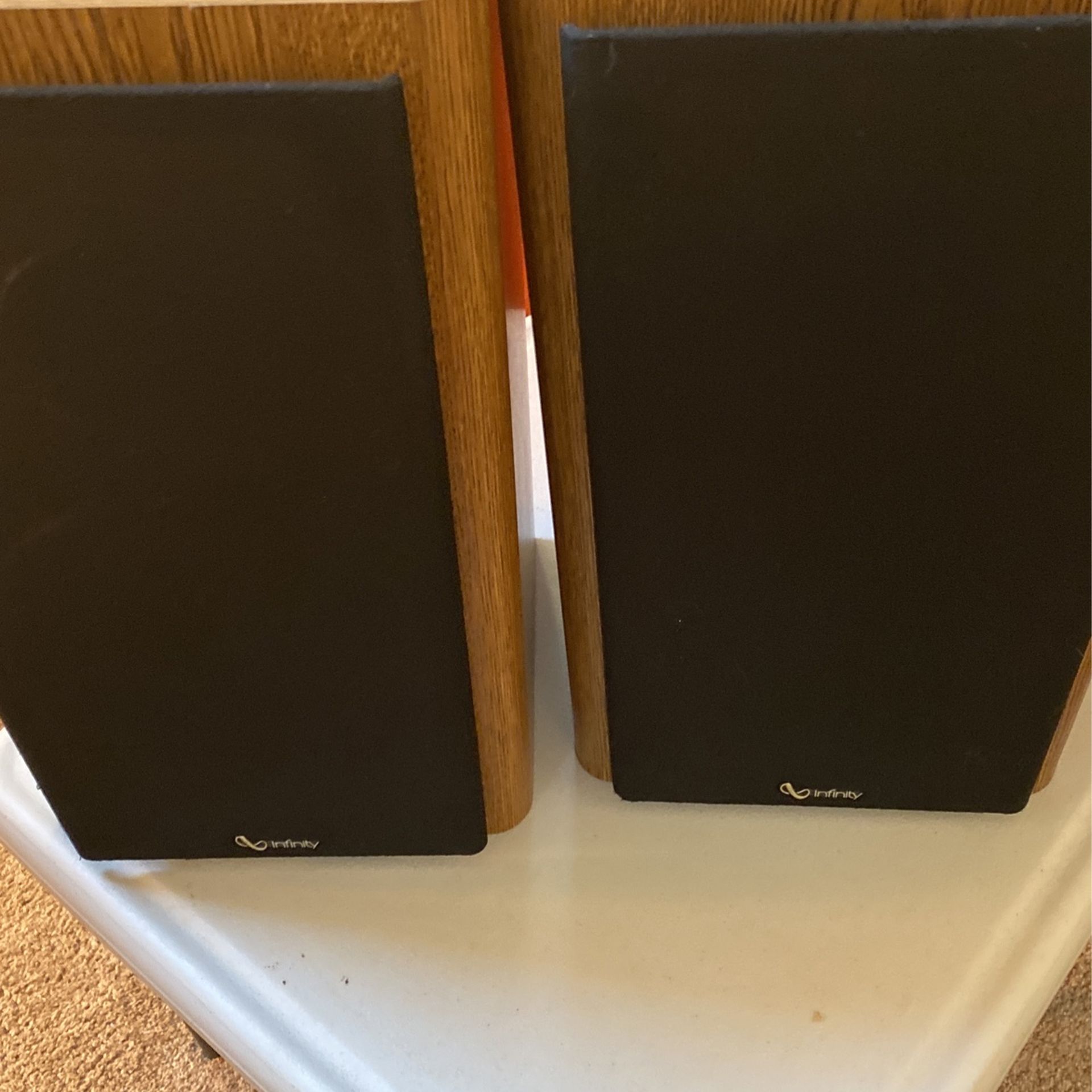 Infinity RS 3001 Speakers Excellent Condition With New Foam