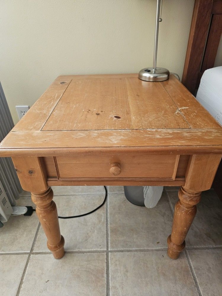 Wood End Table / Bed Table