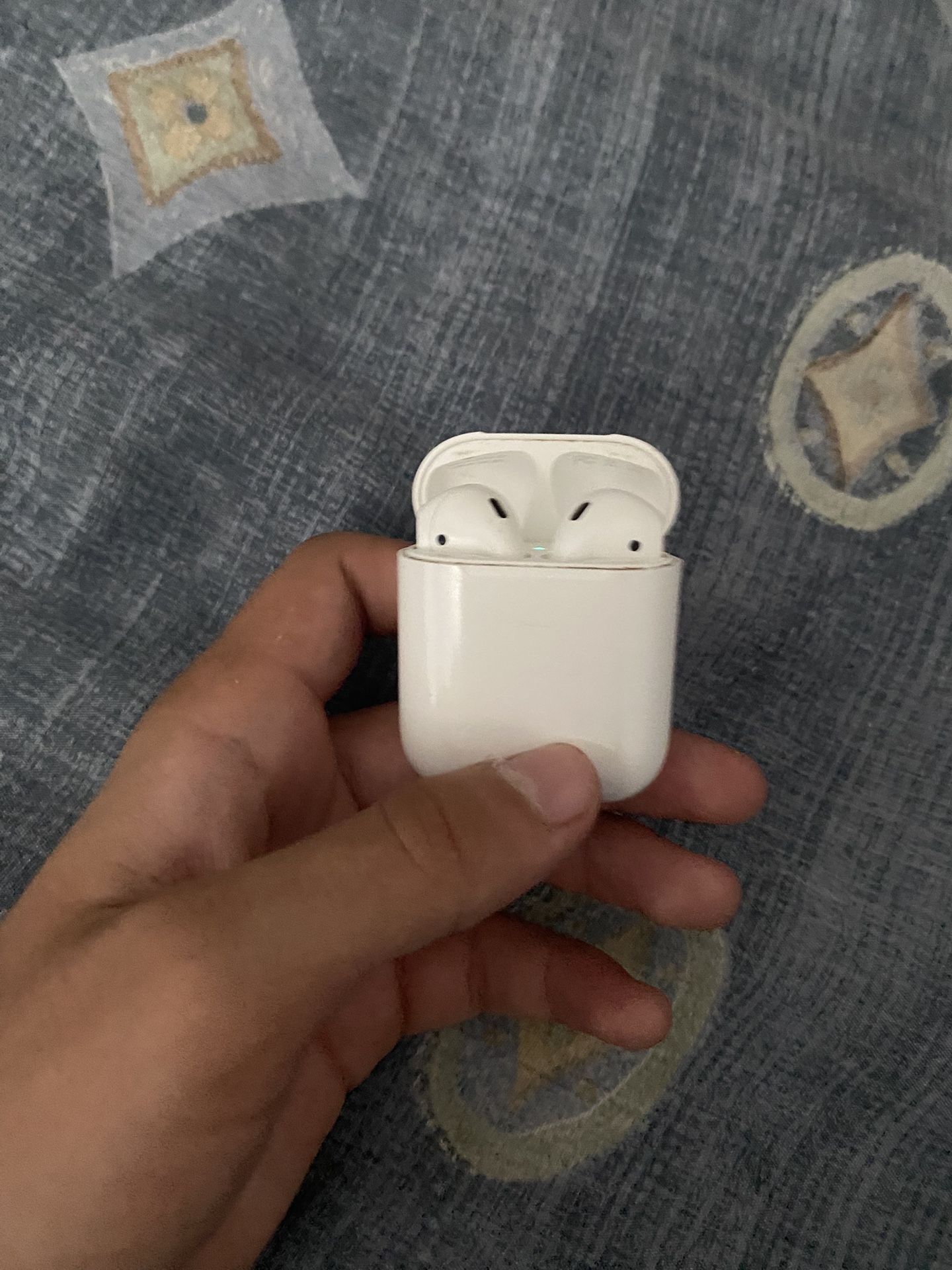 AirPods