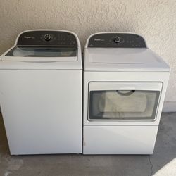 Whirlpool Cabrio Washer & Dryer Set (Electric Dryer)