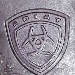 ARIAT BOOTS. NEW NEVER USED 