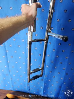 ED6139-202 Telescoping 3-Step Ladder
