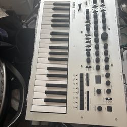 Korg minilogue