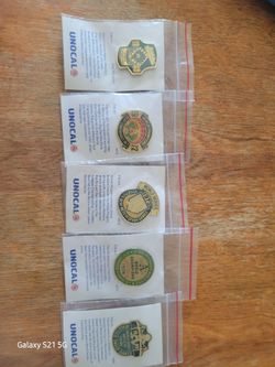 Vintage 1990 Oakland A's complete Unocal 76 pin set.