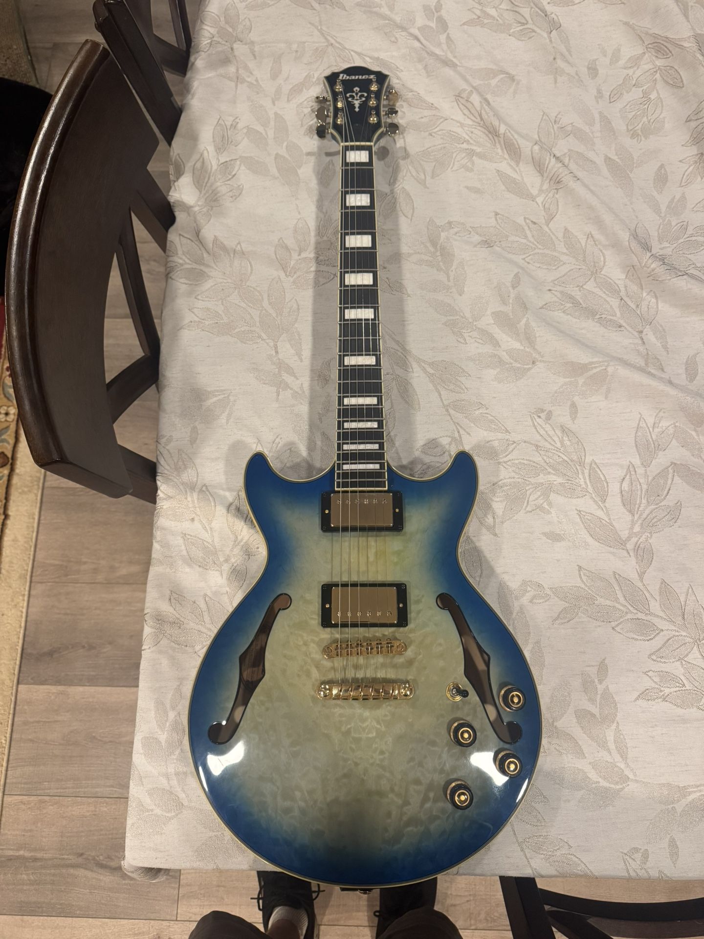 Ibanez Artcore Exp AM93 semihollow Guitar