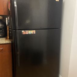 GE Appliances - Fridge, Range, Dishwasher