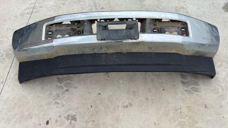 🚘 FRONT BUMPER – 2017–2022 FORD F-250 / F-350 SUPER DUTY 🚘 ✅ OEM – Original Equipment ✅ Complete with brackets ✅ Excellent condition – ready to inst