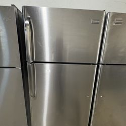 Refrigerator Frigidaire 30 Inches Wide 
