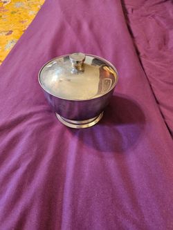 Stainless bowl with lid