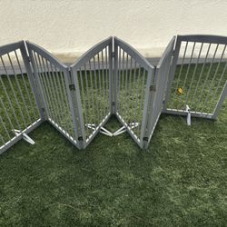Freestanding Wooden Foldable Gate 32”H X 120”L
