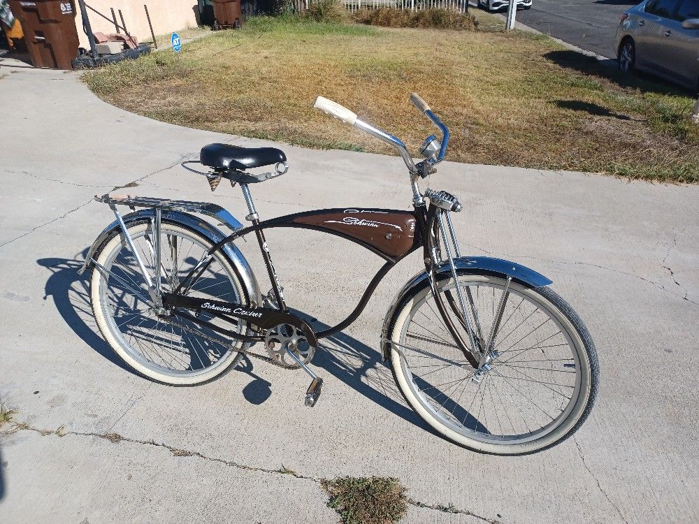 1970s SCHWINN BEACH CRUISER 26 INCH $950