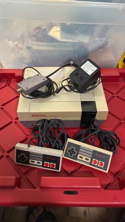 Original Nintendo nes system console 2 controllers, cables