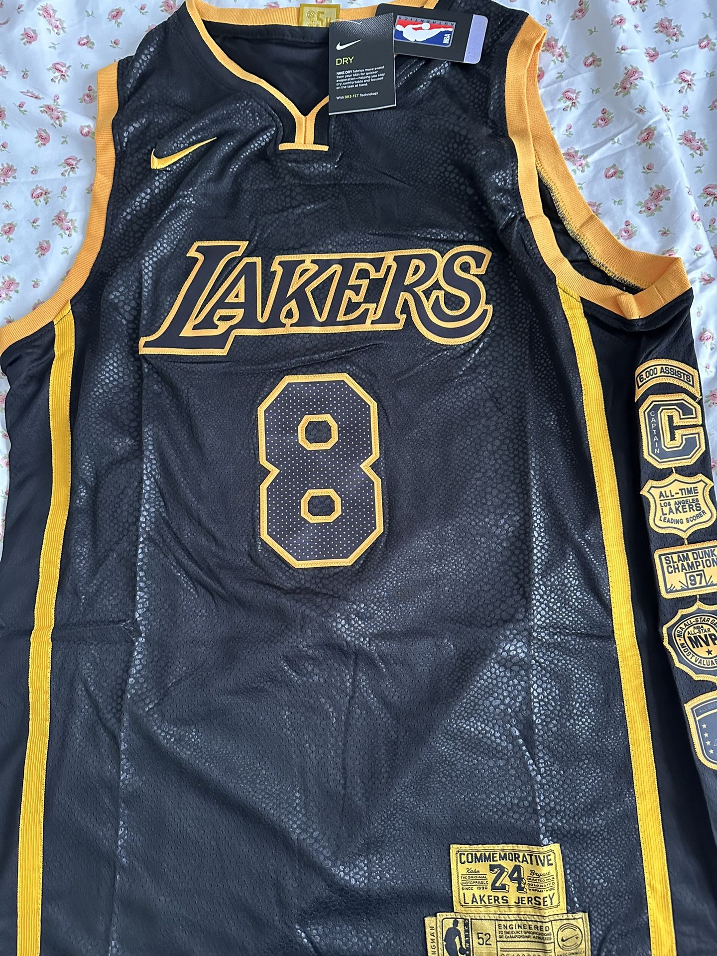 Kobe Basketball Jerseys. Size: XL