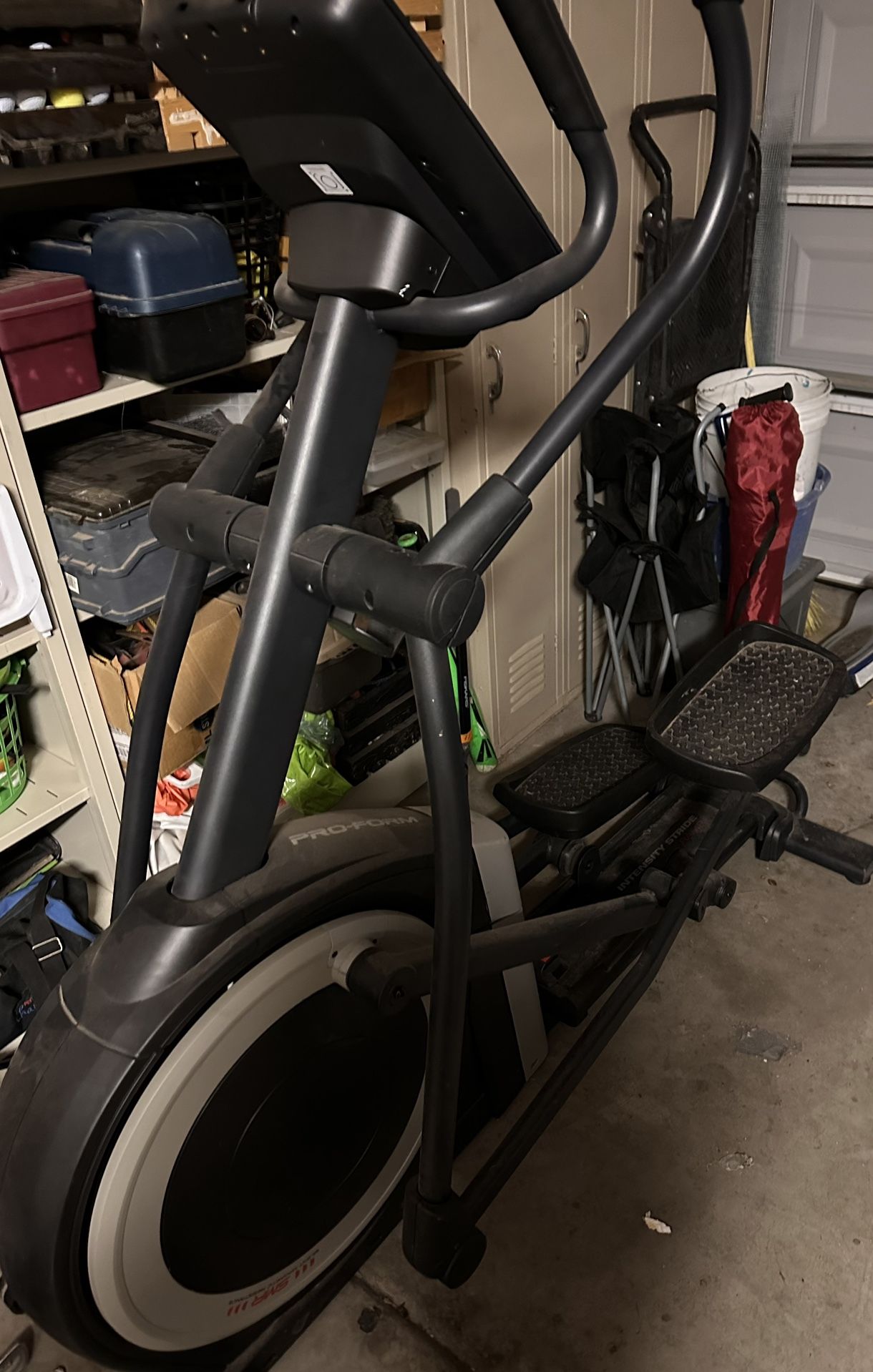 like new!! Pro-Form Carbon EL Black Elliptical Machine