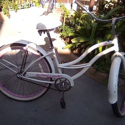 Tahiti Girls Bike