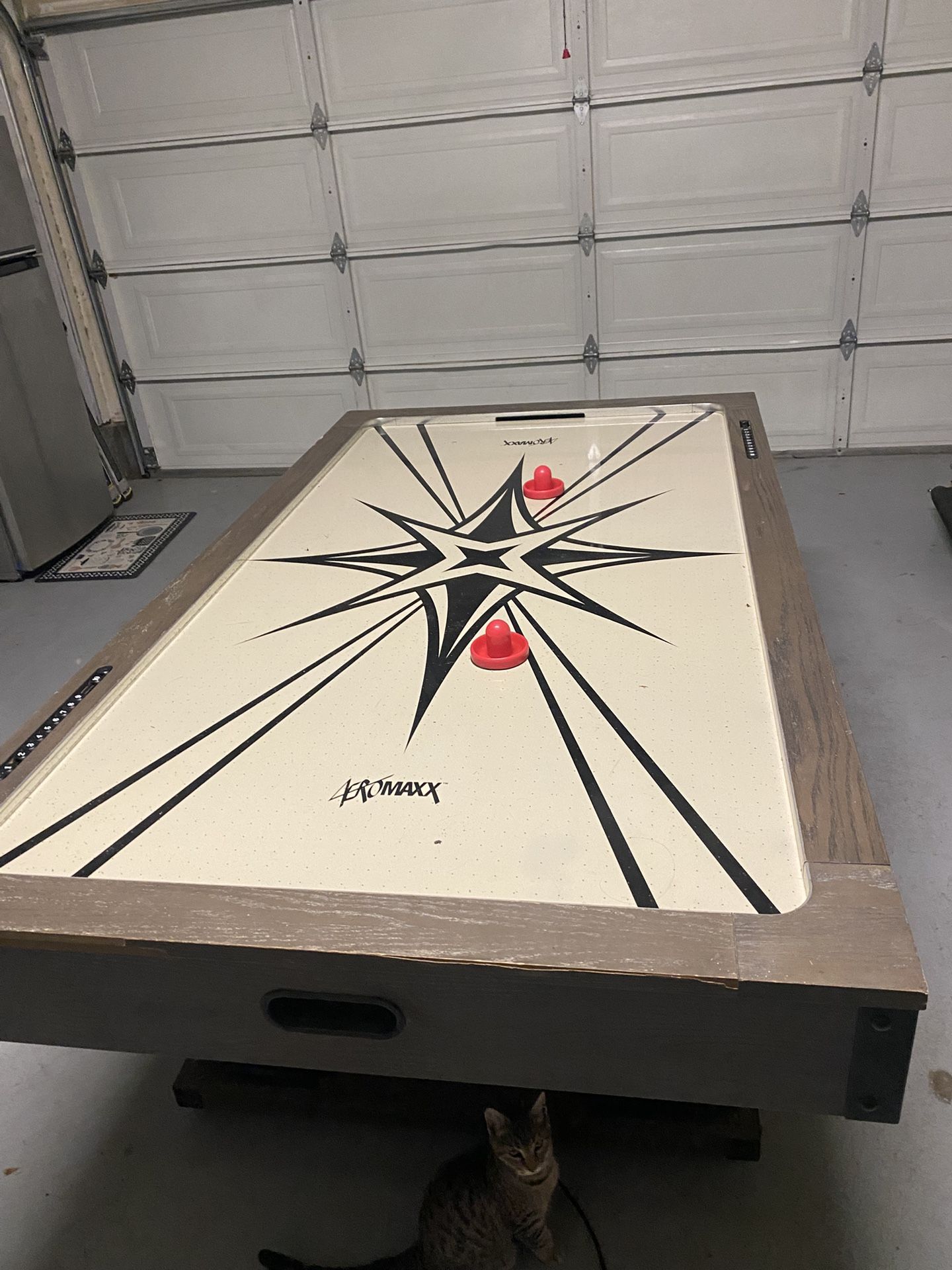 Air Hockey Table