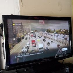 Flat Screen Panasonic TV 46"