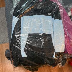Supreme Hoodie 