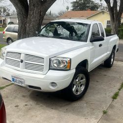 2005 Dodge Dakota