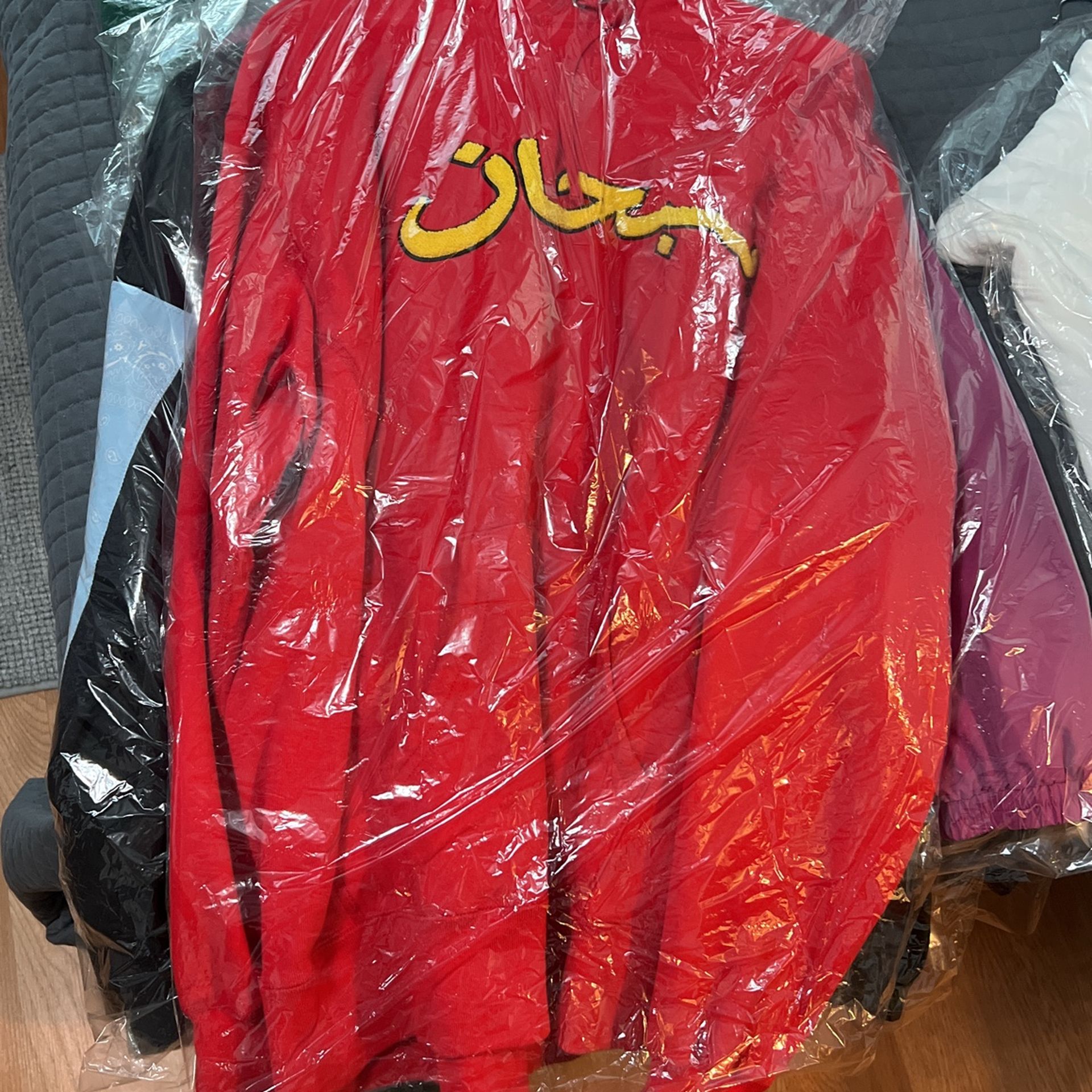 Supreme Hoodie