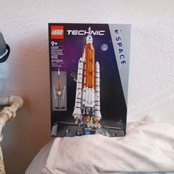 Lego 42221 Technic NASA Artemis Space Launch System Rocket 2026